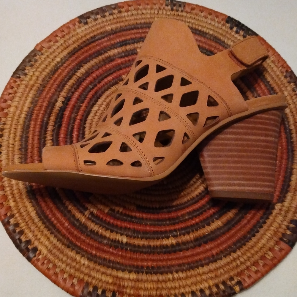 👠$25 Sale! Vince Camuto Cutout Heeled Sandals